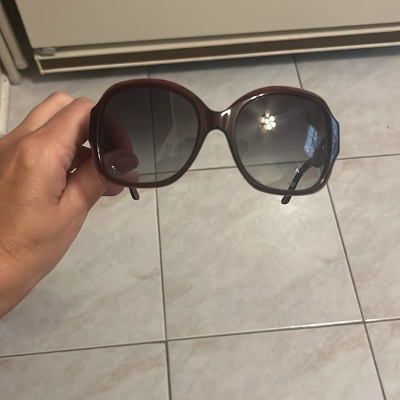 Burberry Women’s sunglasses burgundy with case - Picture 4 of 4